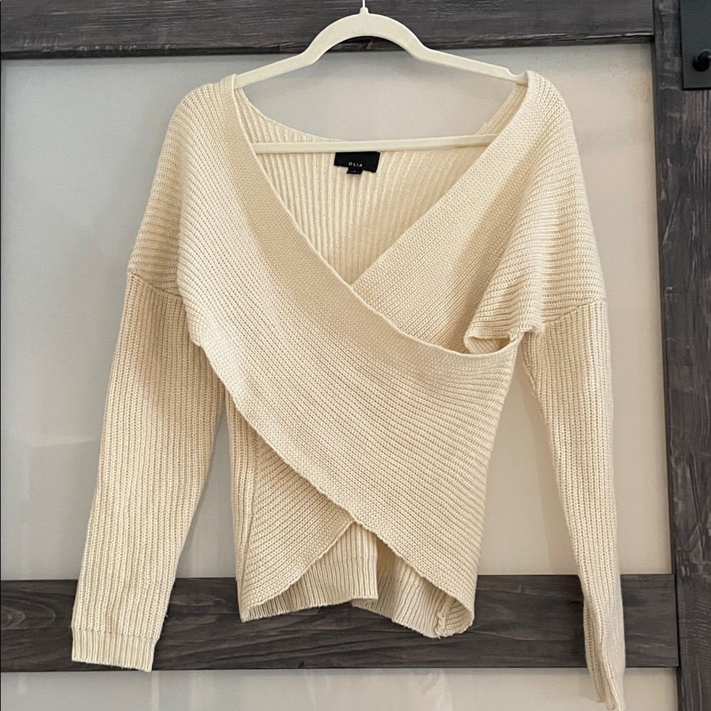 NWOT Boutique Olia wrap Cream Sweater size small